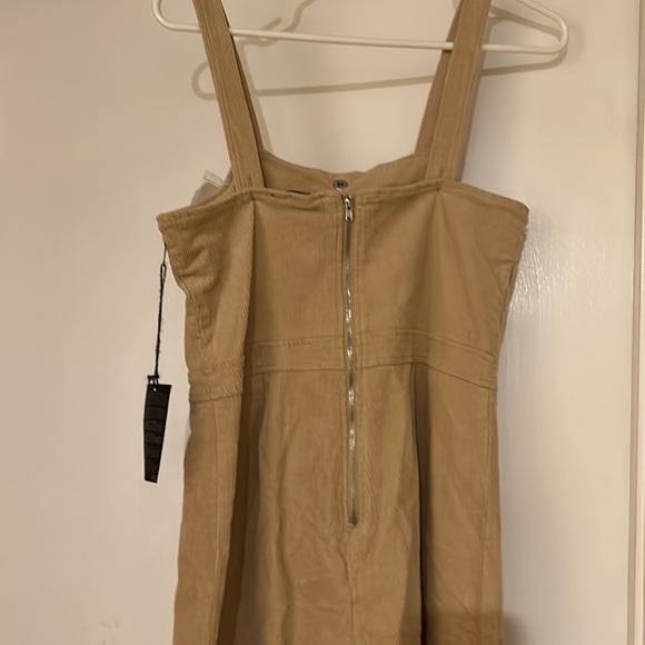 Forever 21 corduroy beige jumpsuit size Medium NWT - Picture 3 of 4